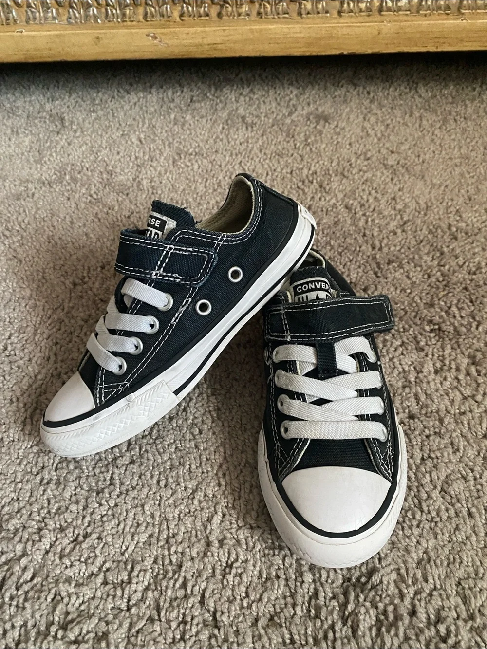 Converse All Star Chuck Taylor V1 Low Top Sneakers size 11